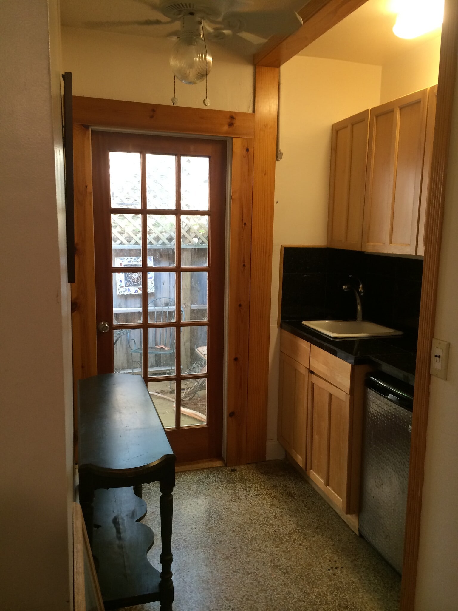 Kitchenette - 1505 White St