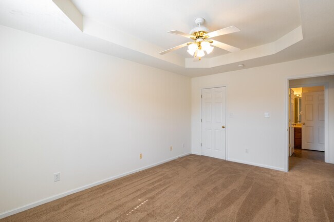 Building Photo - 1704 Juniper Dr