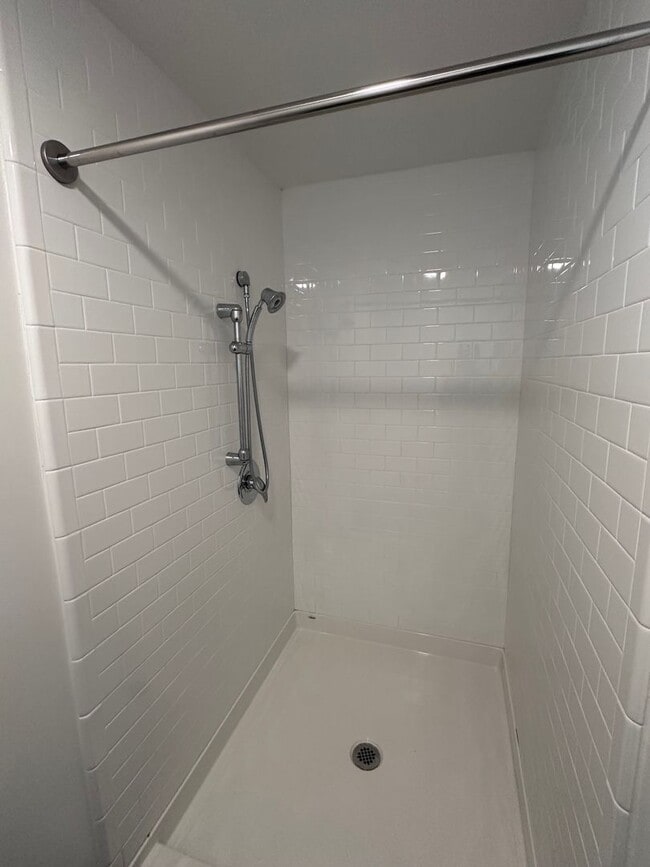 Building Photo - Beautiful 2 bedrooms 2 bath BMR unit in SOMA