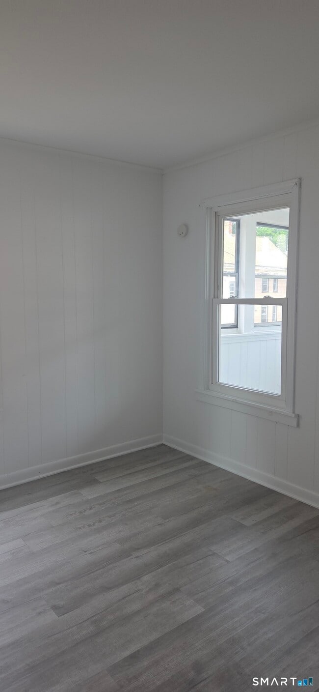 Building Photo - 426 Poplar St
