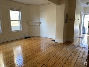 Building Photo - Allston 3-bed SEP25