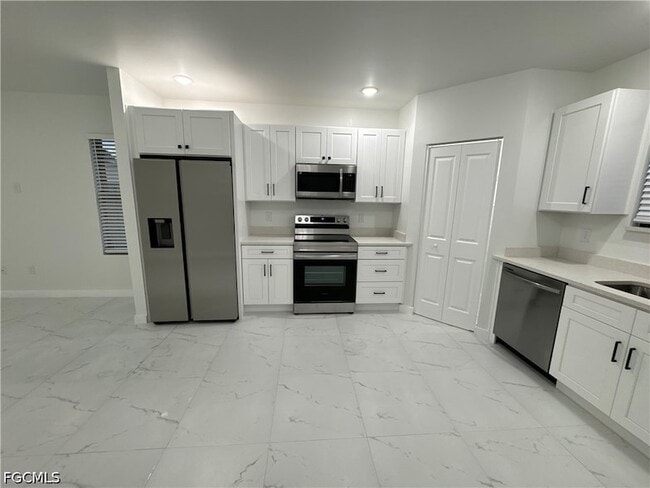 Building Photo - 1775 Glenway Ct