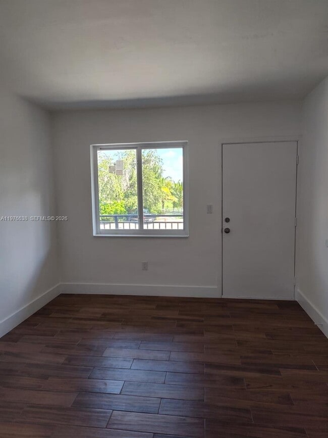 Building Photo - 655 Eldron Dr