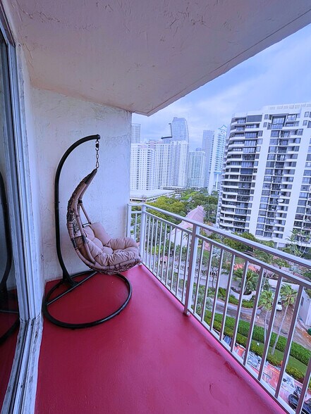 Building Photo - 770 Claughton Island Dr