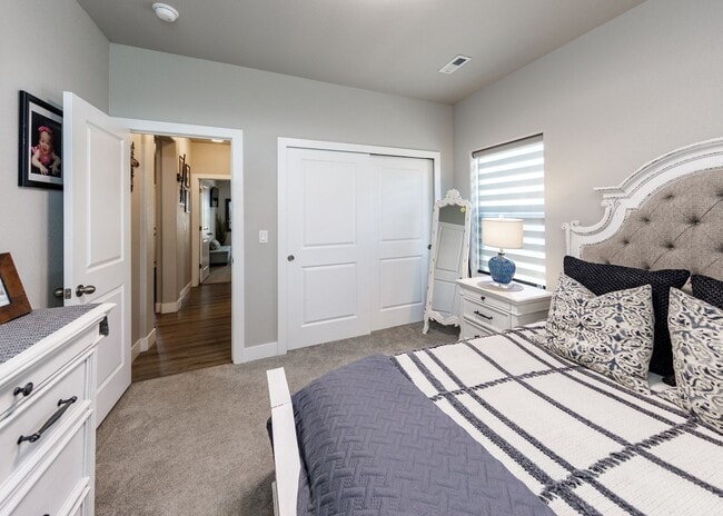 Building Photo - Luxury Ranch-Style Home for Rent | Wolf Ranch | D20 Schools | Pikes Peak Views