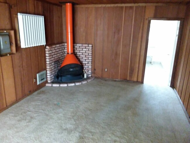 Building Photo - 121-123 Poole St