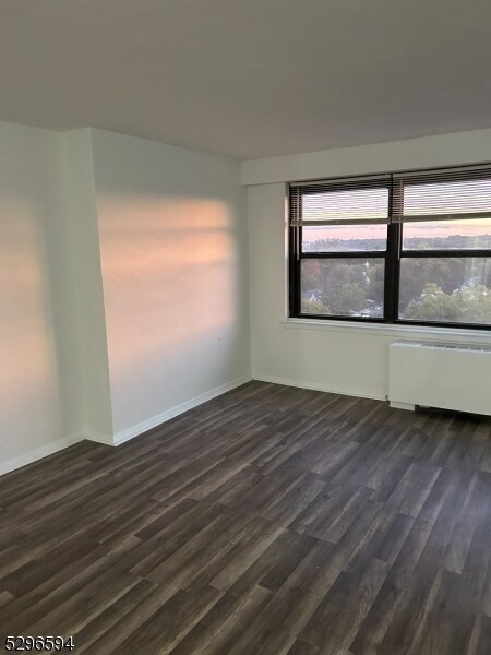 Building Photo - 285 Aycrigg Ave