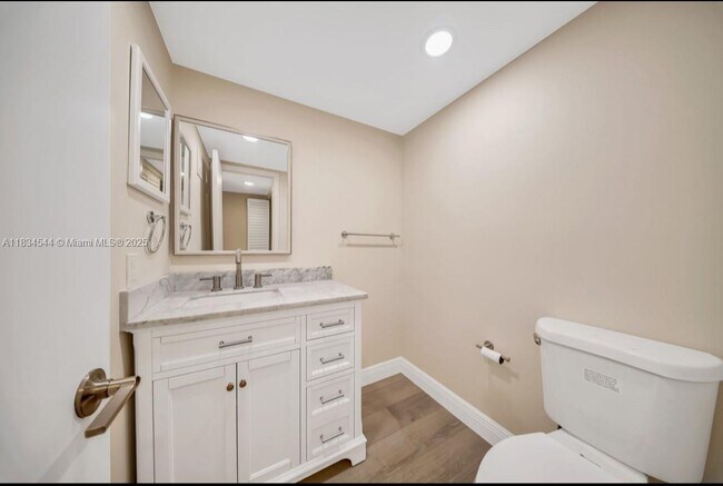 Building Photo - 4718 SW 67th Ave
