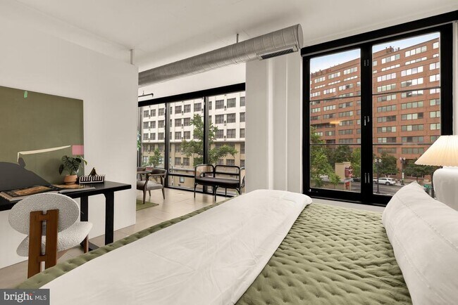 Building Photo - 1133 14th St NW