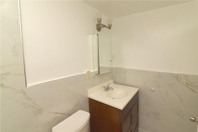 Building Photo - 316 Chateau Rive