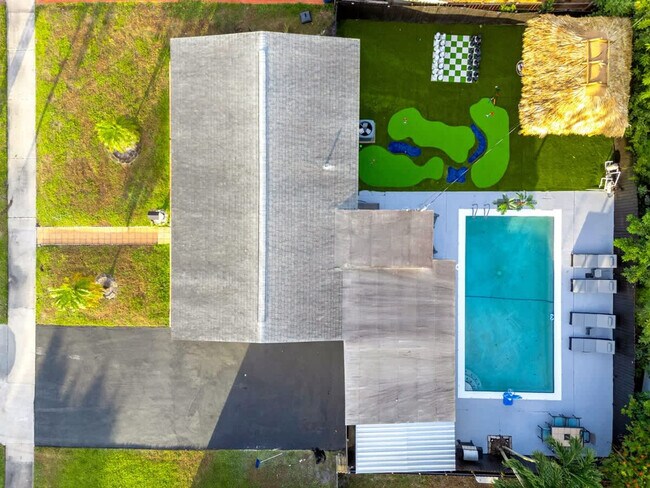 Building Photo - 18715 NW 10th Ct