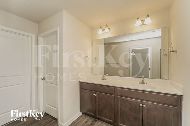 Building Photo - 2094 Cypress Village Dr NW