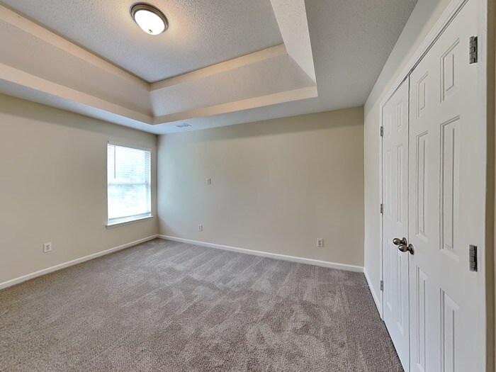 Building Photo - 6095 Trotters Cir