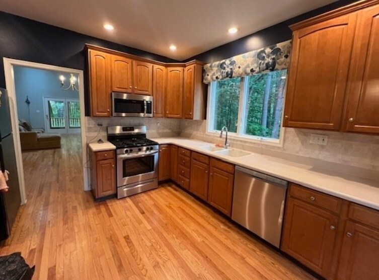 Building Photo - 8 Stonegate Ln