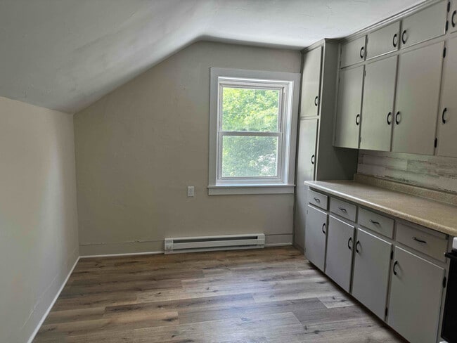 Building Photo - 452 N Market St