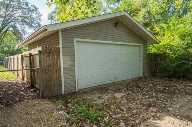 Building Photo - Fully Furnished 3 bed 2 bath home near Notre Dame
