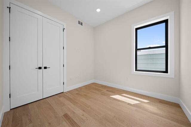 Building Photo - 27 Graham St