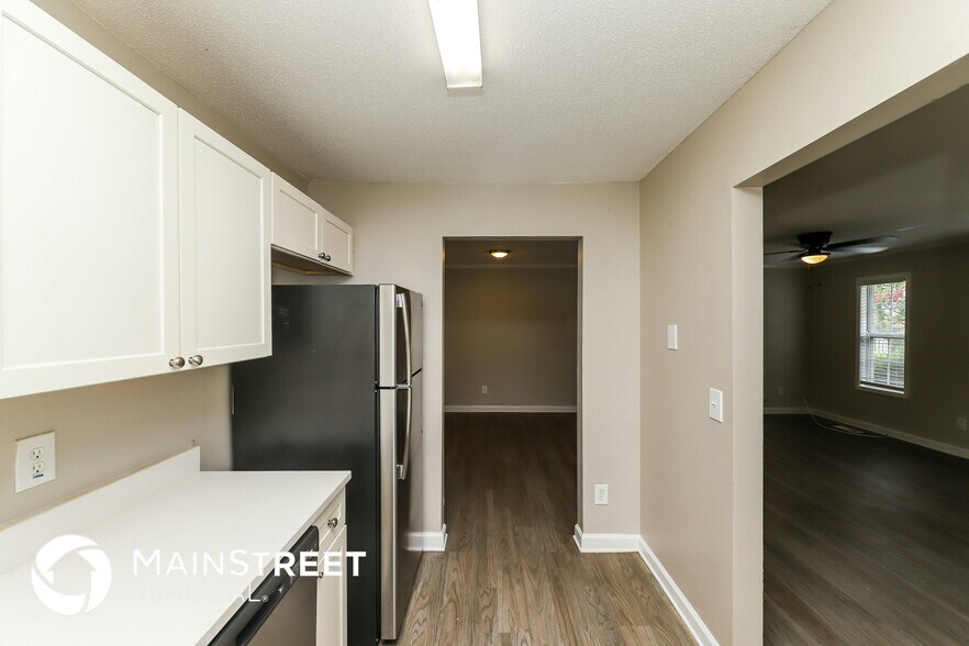 Building Photo - 444 River Trace Dr
