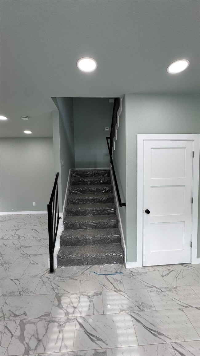 Building Photo - 169 S 10th St