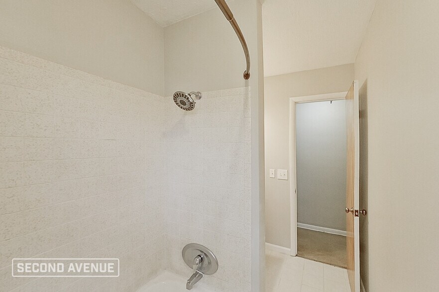 Building Photo - 2529 W 16th St