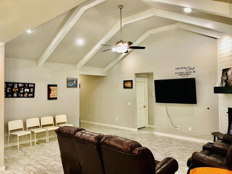 Building Photo - 1224 Bradley St