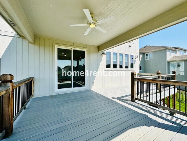 Building Photo - Exceptional Olathe Home in the Cedar Creek Subdivision w/ Wood Floors and a Finished Basment!