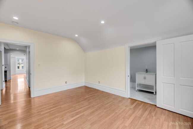 Building Photo - 2947 Bush St