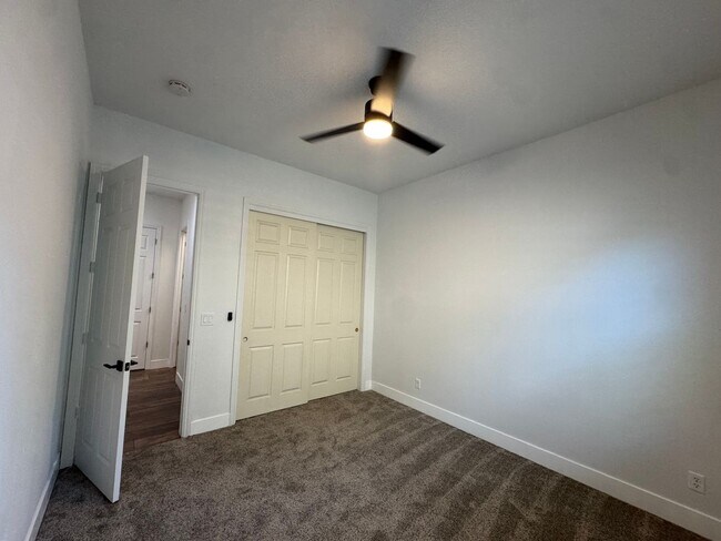 Building Photo - Welcome to the Quail Lake Gated Community!!!