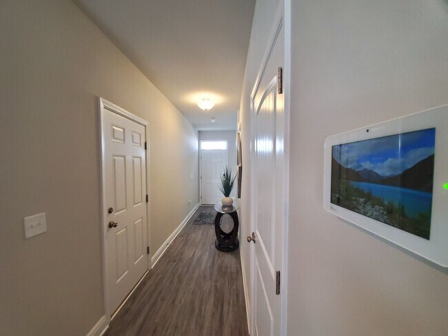 Building Photo - 5764 Callaway Cir