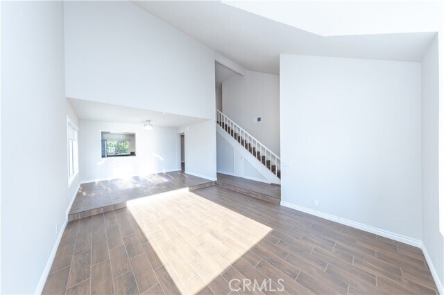 Building Photo - 1091 S Burlwood Dr
