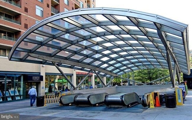 Building Photo - 3835 9th St N