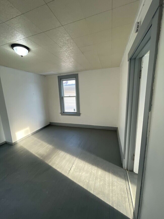 Building Photo - 618 Penn Ave