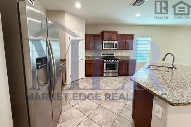 Building Photo - 4Bed/2Bath Home at Signal Butte/Warner! $399 MOVE-IN SPECIAL! Ready for Immediate Move-In!