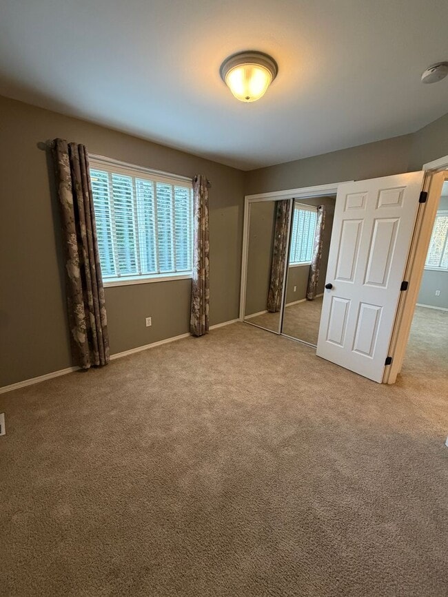 Building Photo - 2060 Hammond Ave