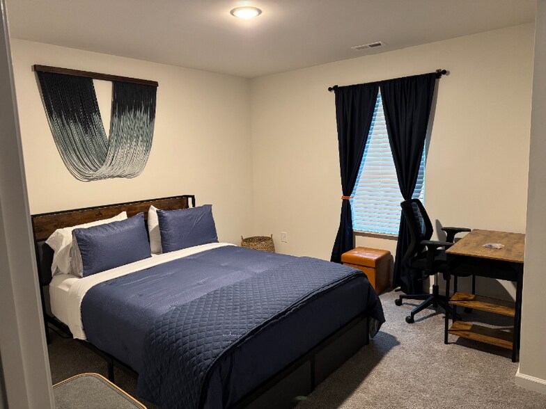 Building Photo - 533 Gantt St