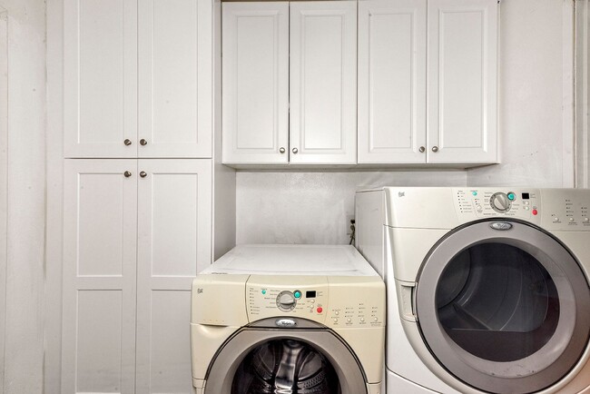 Building Photo - Charming 2BR Home in 55+ Oceanside Community with Solar & In-Unit Laundry