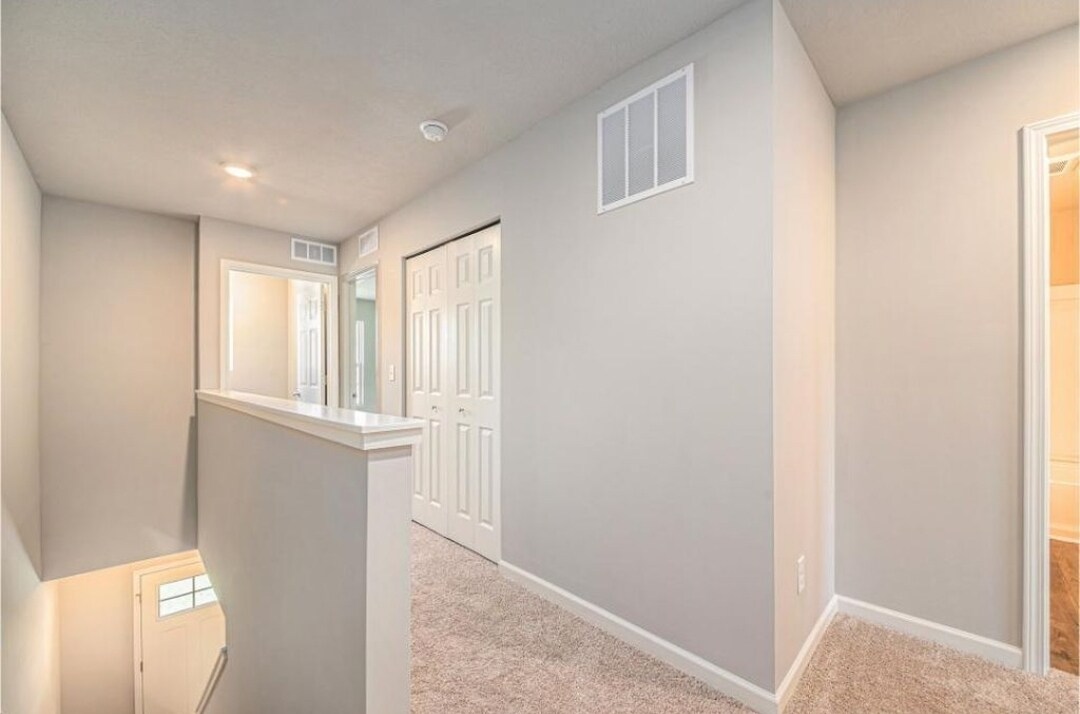 Building Photo - 4633 Glen Haven Dr