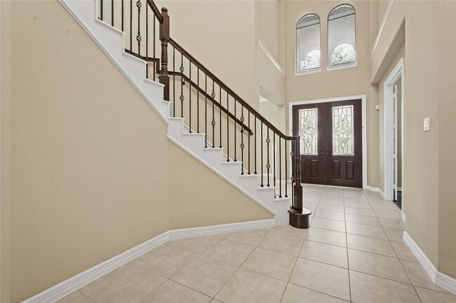 Building Photo - 2515 Sentry Oak Way