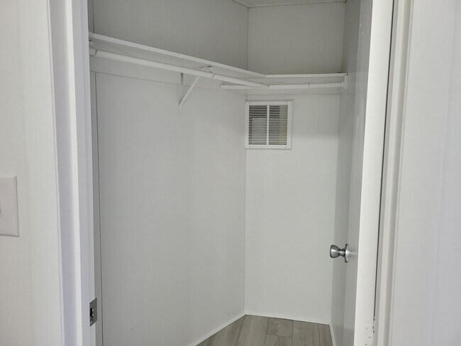 Building Photo - LUXURY LARGE UNIT IN EAST CLOVIS ALL NEW INTERIOR