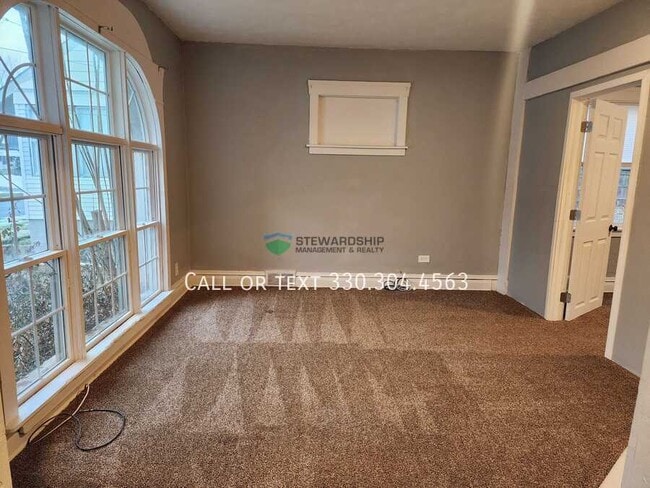 Building Photo - 1603 Hampton Rd