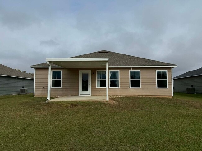 Building Photo - Three Bedroom Two Bath - Foley
