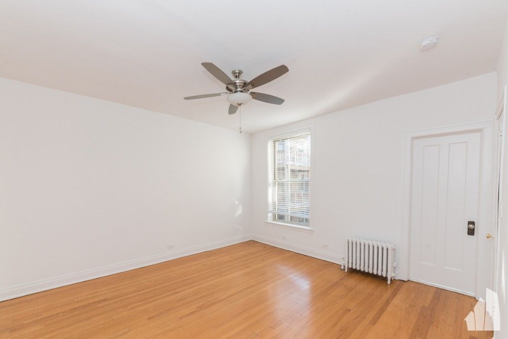 Building Photo - 7000 N Sheridan Rd