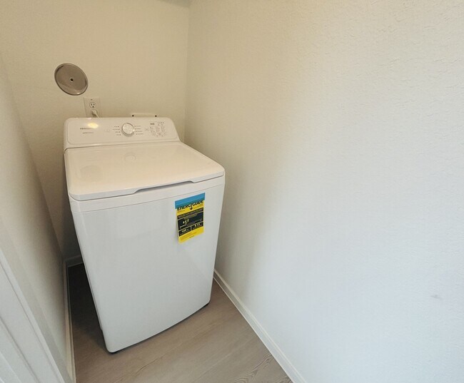 Building Photo - 16711 Old Wagon Wy