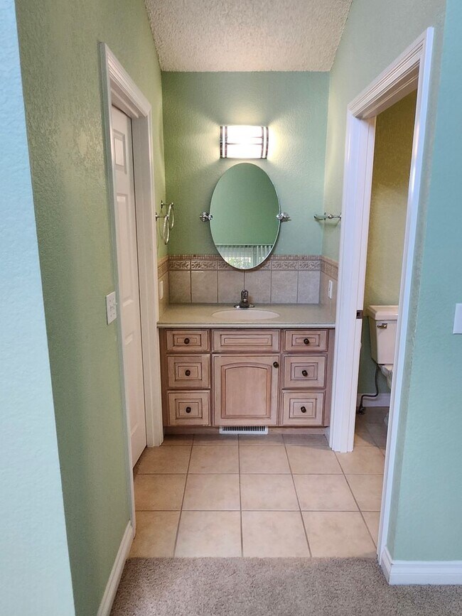 Building Photo - Centrally Located Richland Home, Close to Columbia Center Amenities!