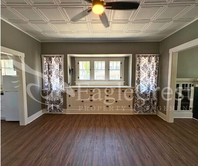 Building Photo - Beautifully Renovated Historic 3 Bedroom Home