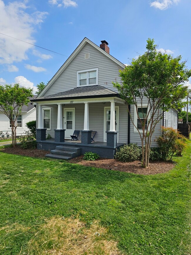 Building Photo - 127 E Park Ave