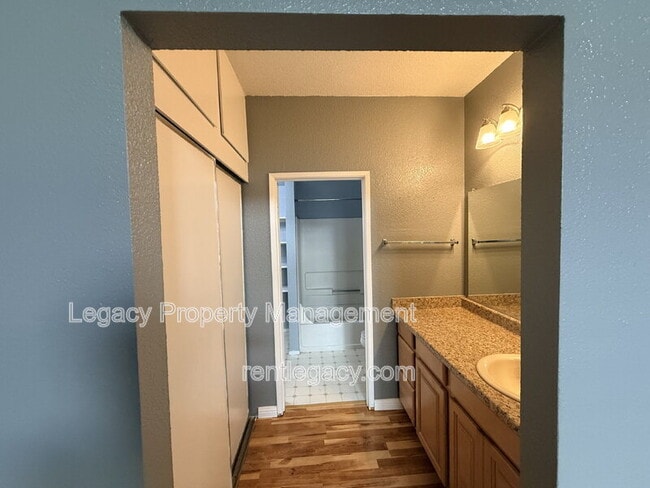 Building Photo - 1019 Dornajo Way
