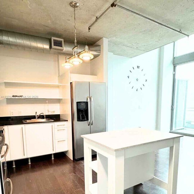 Building Photo - Southwest 1st Court, Miami, FL 33130 - 2 BR 2 BA condo