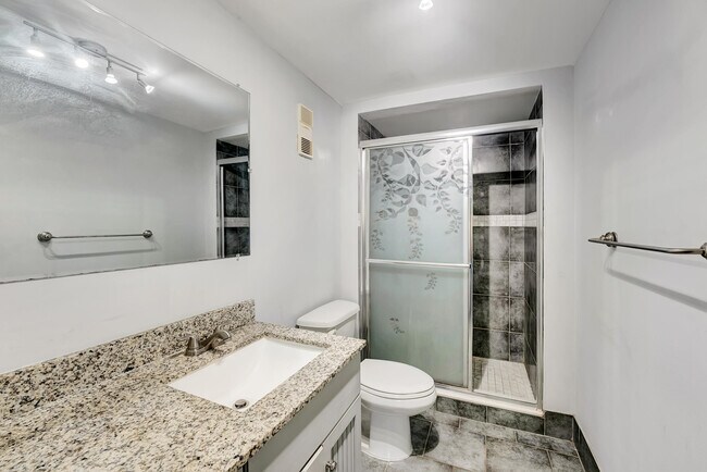 Building Photo - 480 NW 20th St