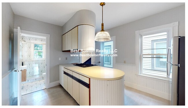 Building Photo - 57 Hawthorne St